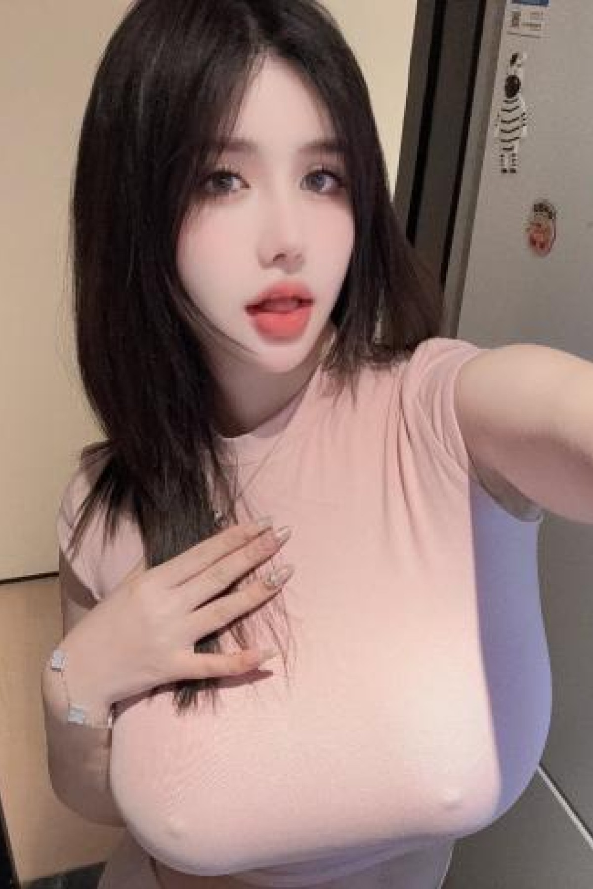 00后新疆妹的大翘臀好水嫩