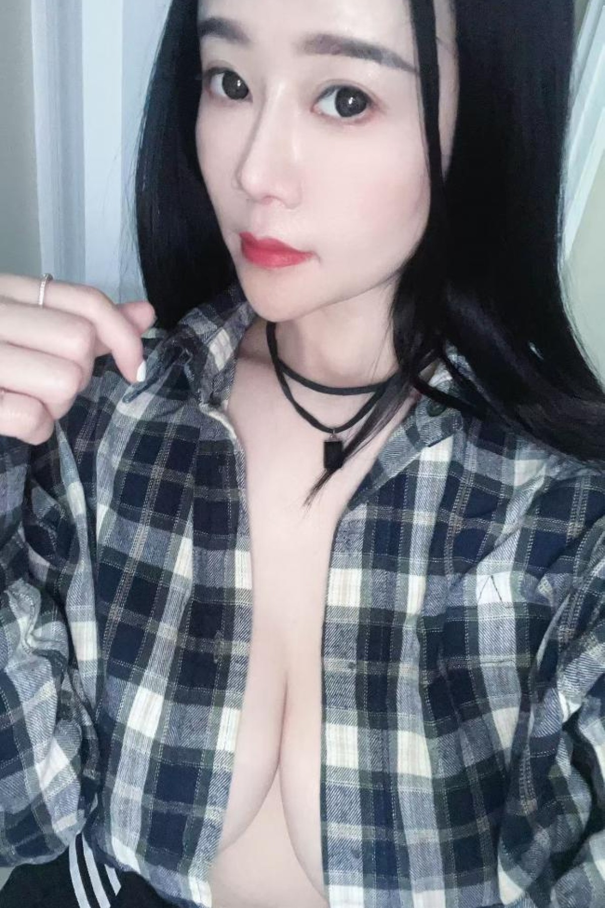 爆乳娘家女子百分百真人